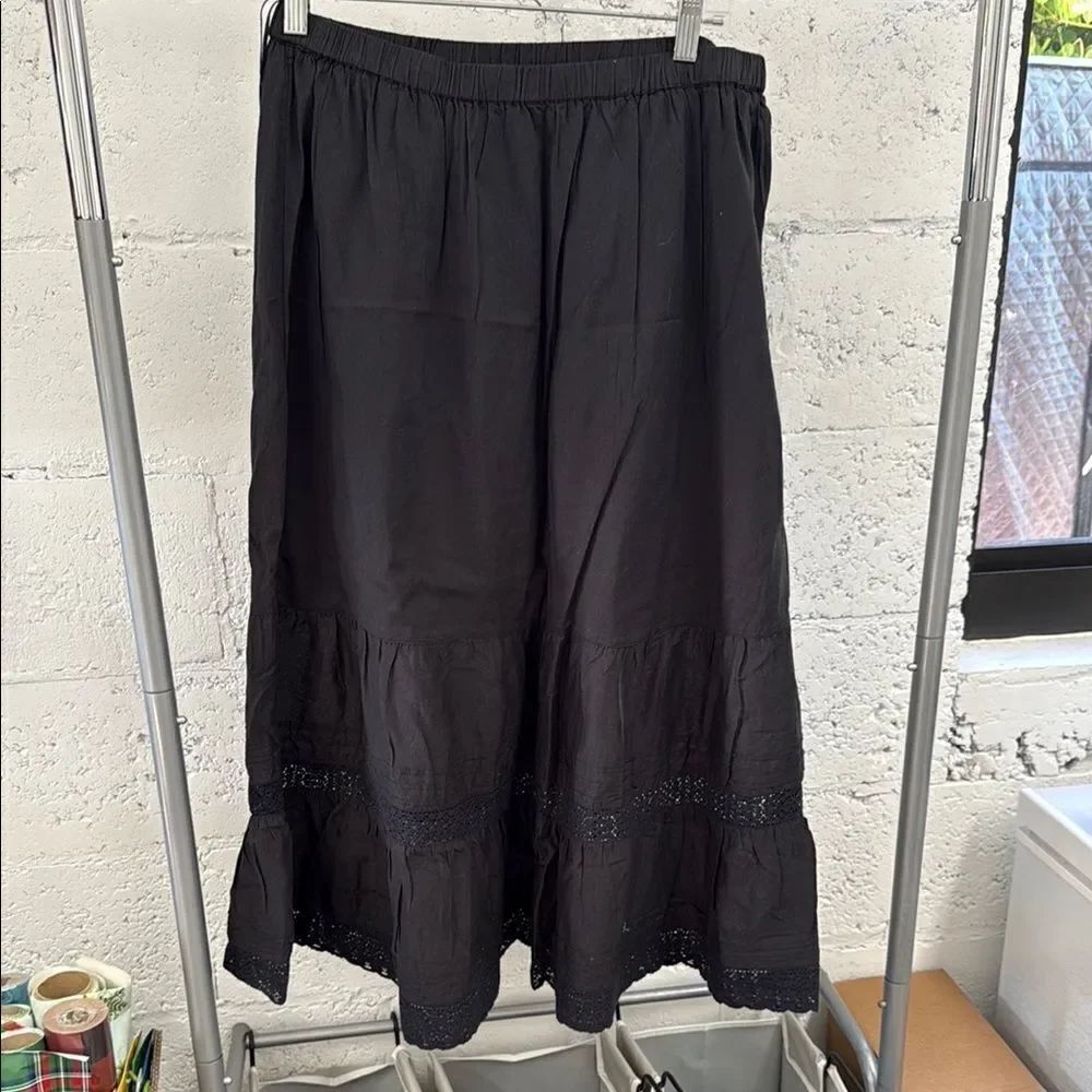 Black Maxi Skirt Urban Outfitters Size Medium - Womens Long Skirt - LIKE NEW